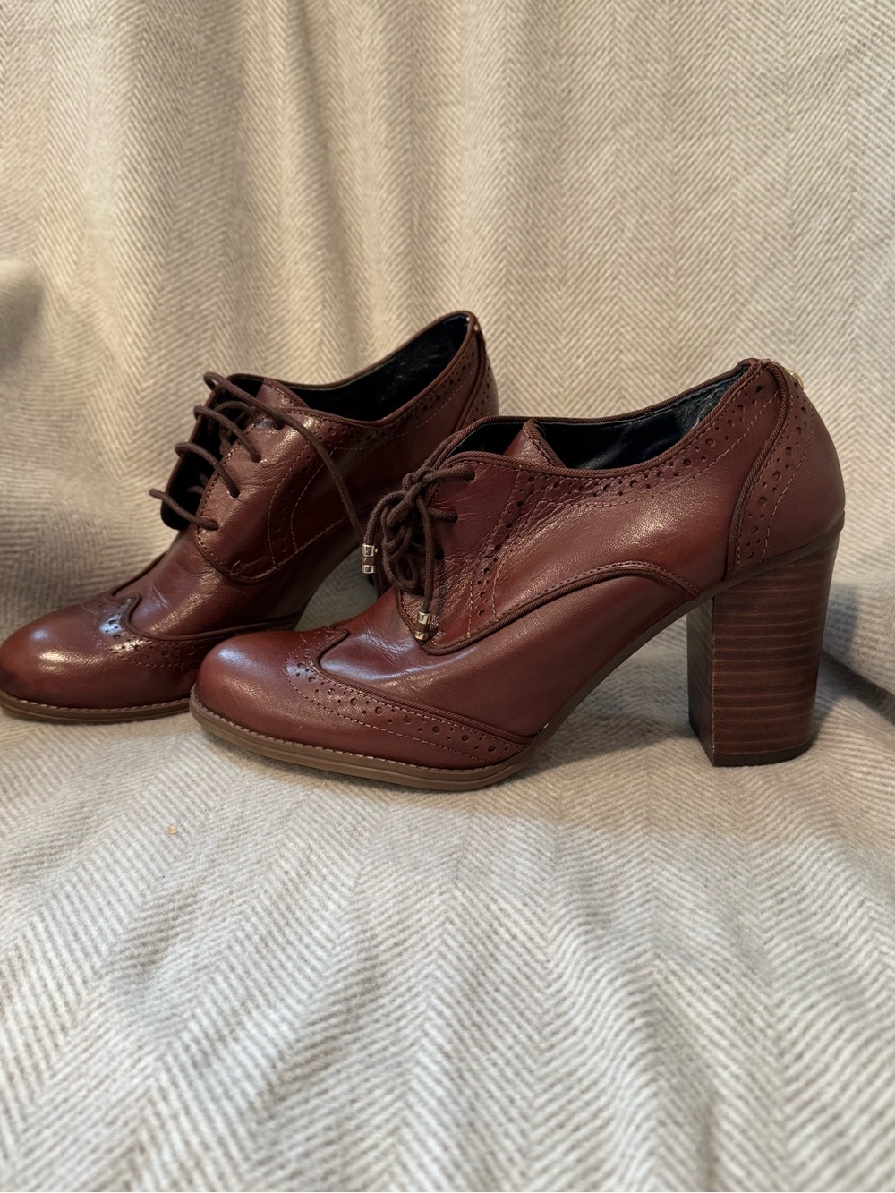 Tommy Hilfiger Brown Leather Lace-Up Block Heel Oxfords